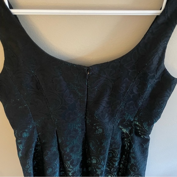Nine West Sleeveless Black Lace Dress w Teal Iridescent Base - Size 12 EUC - Picture 11 of 16